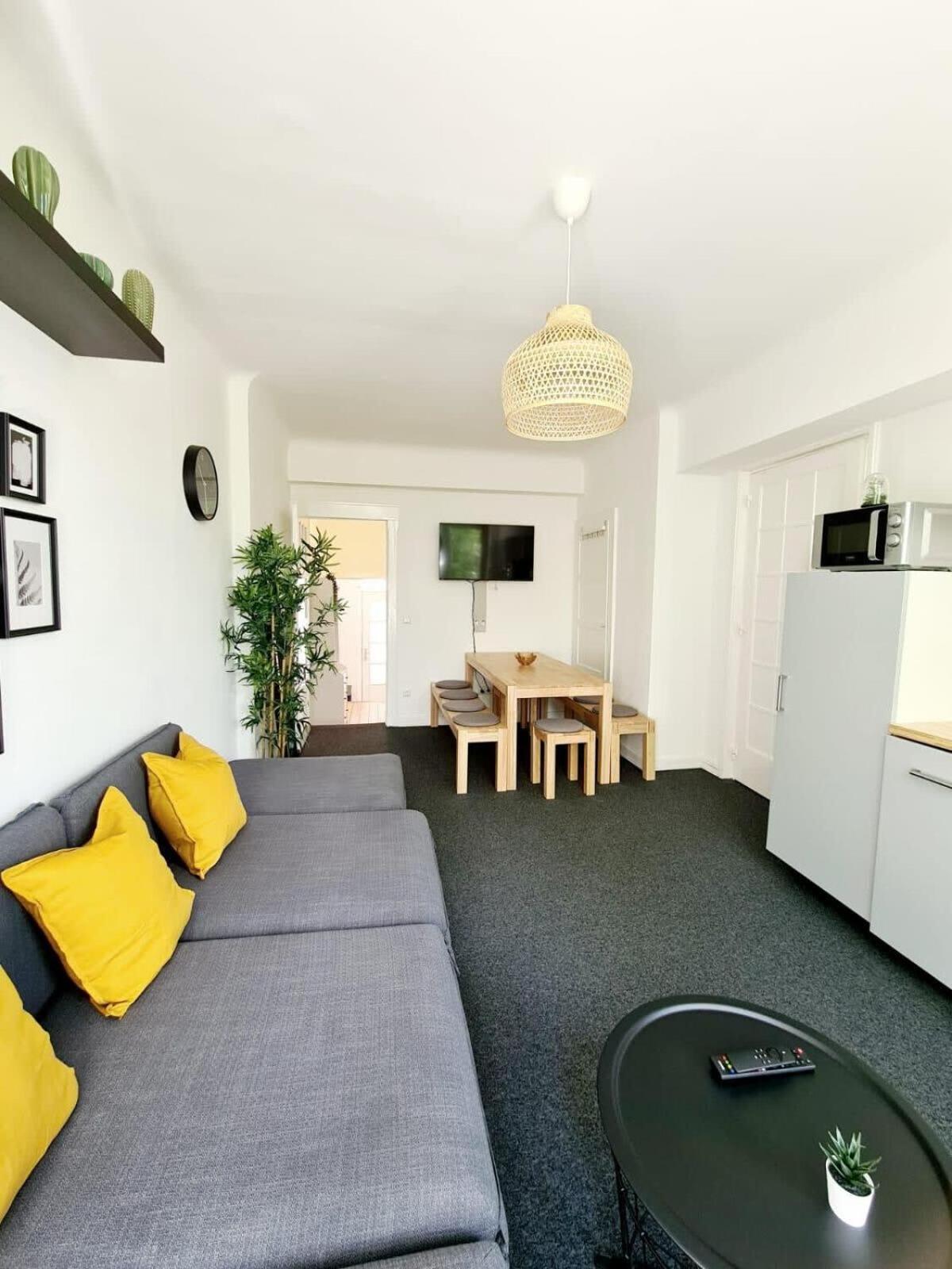 Apartment Spacious For 8 In Great Location