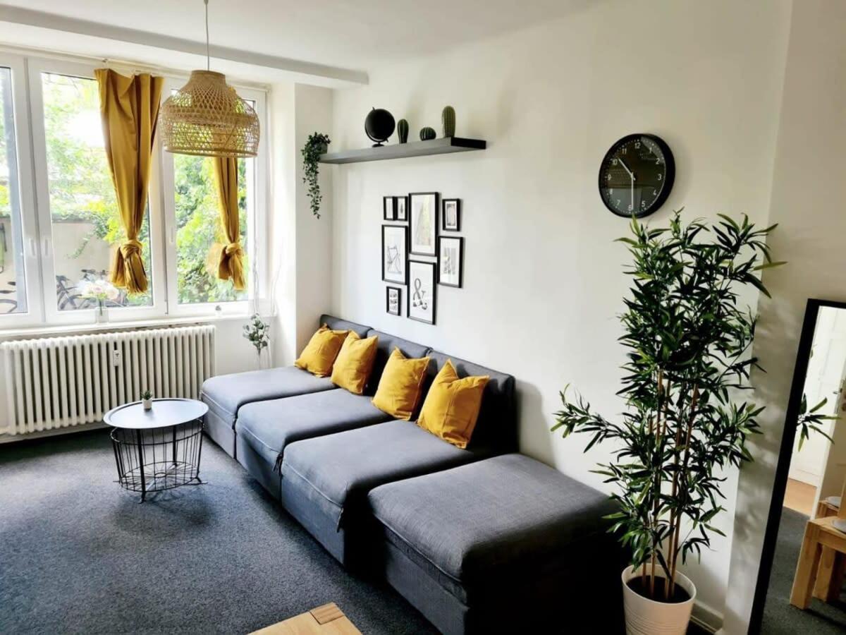 Spacious For 8 In Great Location Apartment *
