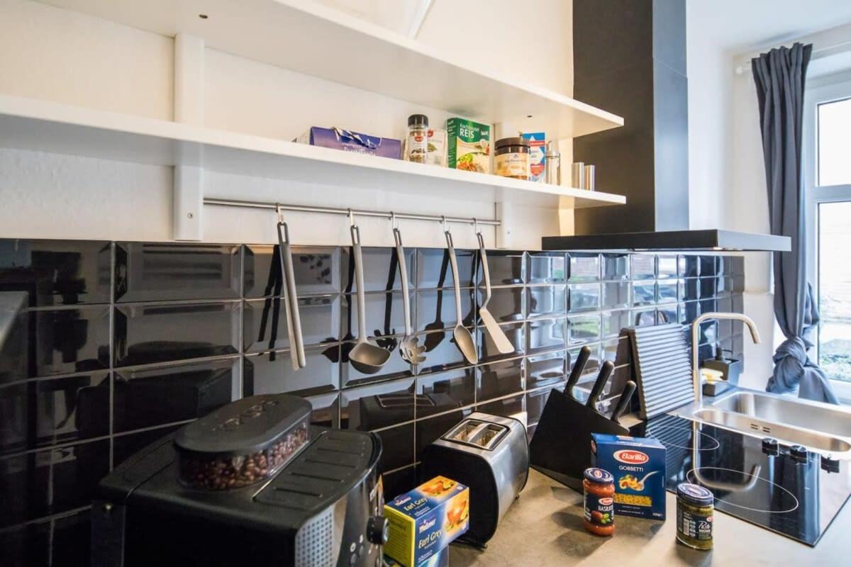 Apartment Schickes Zwei Kostenl Parkm Auf Der Strasse Hamburg