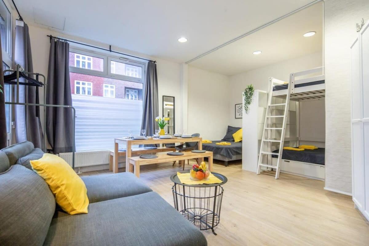 Family Loft Self Checkin Street Parking Apartment *