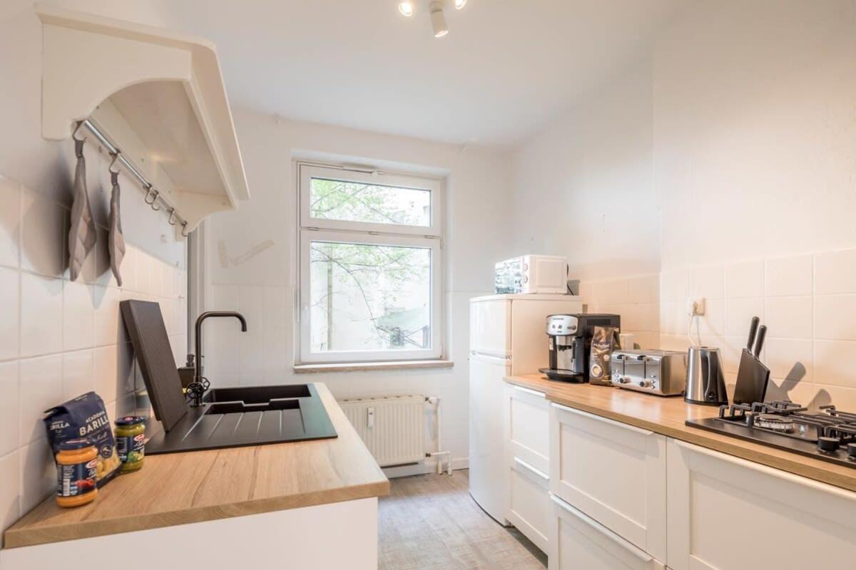 Apartment Two Bedroom And Bathrooms Hamburg