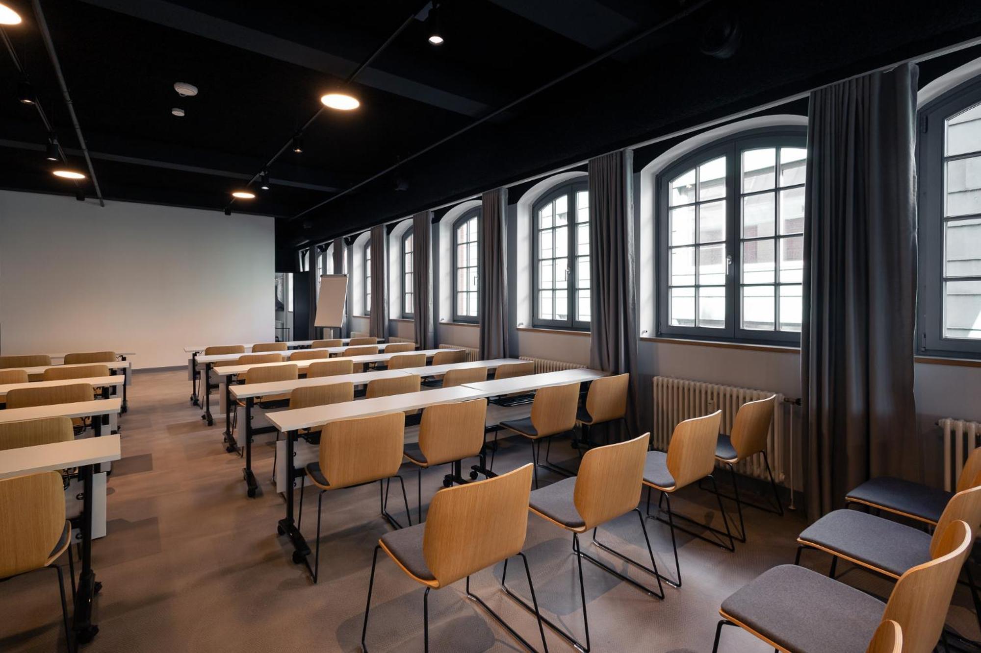 Ginn Elbspeicher Hotel 4*