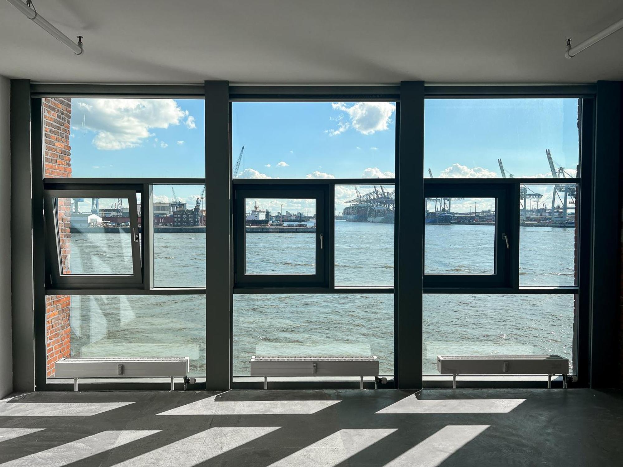 Ginn Elbspeicher Hotel 4*