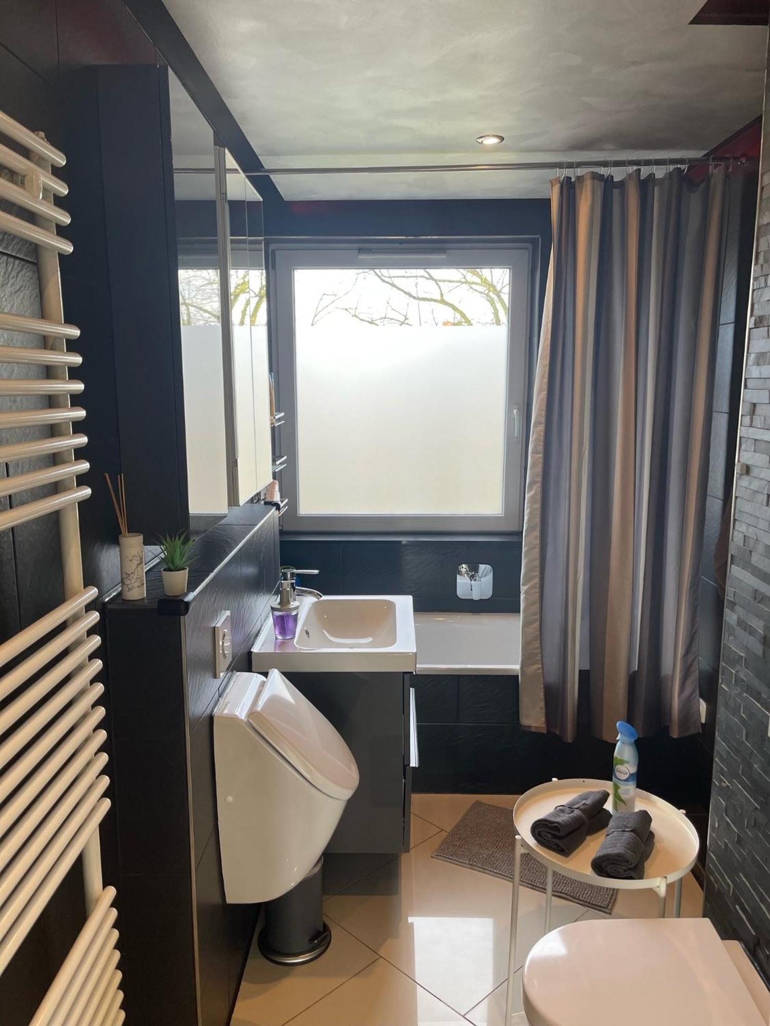 Inselsuites Finkennest Airbus Finkenkwerder 125 M2 Kamin