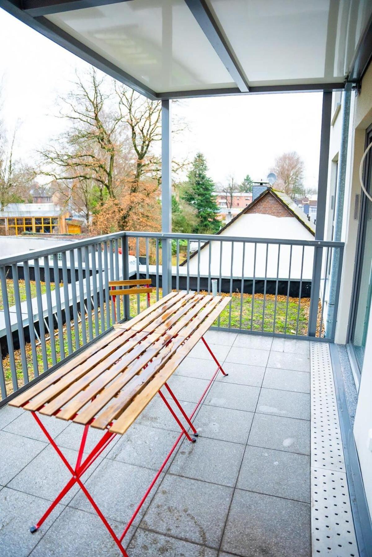 Four Bedroom In Urban Location Apartment Hamburg
