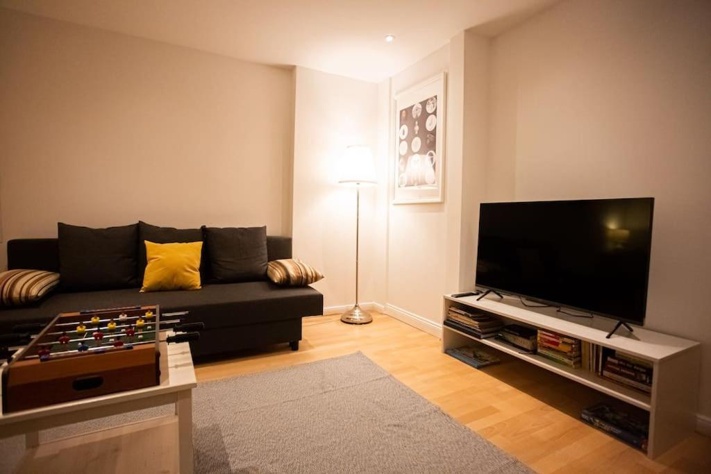 Nahe Stadt/alster, Ruhig, Dart Apartment *