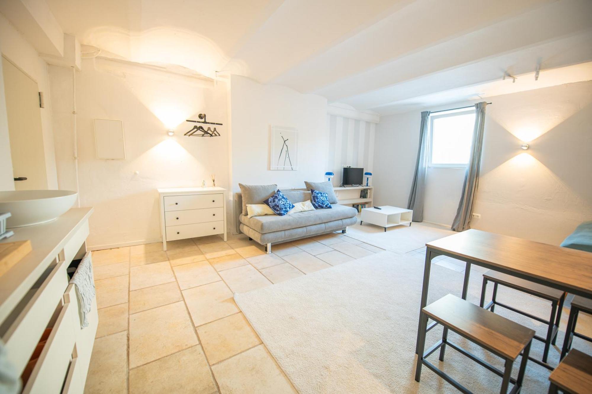 Kingsize Bett, Nahe Stadt Und Alster, Ruhig