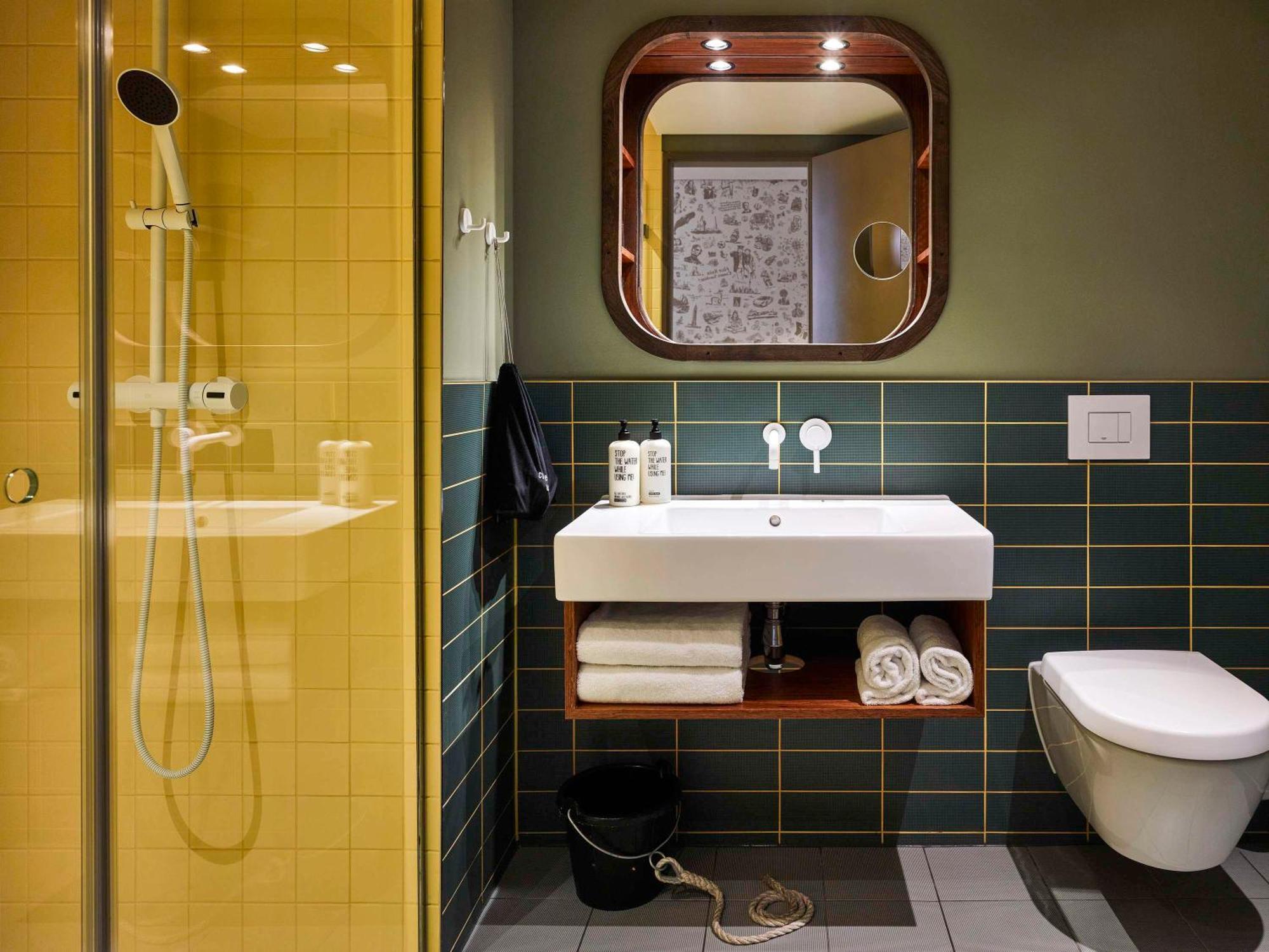 Hotel 25hours Hafencity 4*