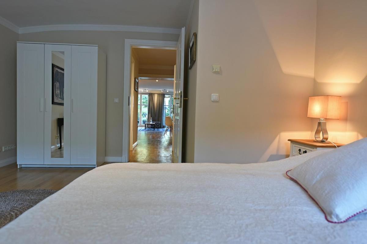 Apartment Zentrale Whg Naehe Der Alster Mit Parkplatz