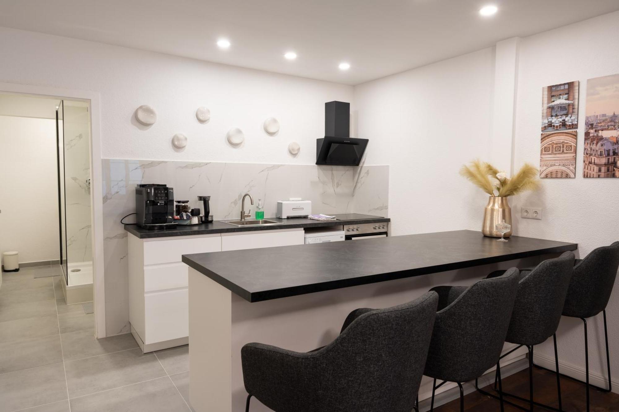 Zentral Gelegenes Premium-apartment Mit Viel Tageslicht * Hamburg