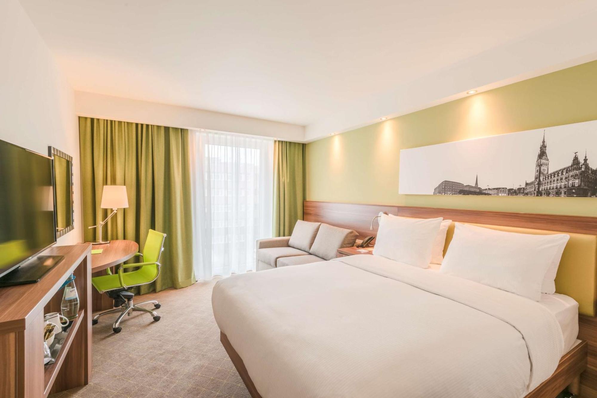 Hampton By Hilton Centre 3*