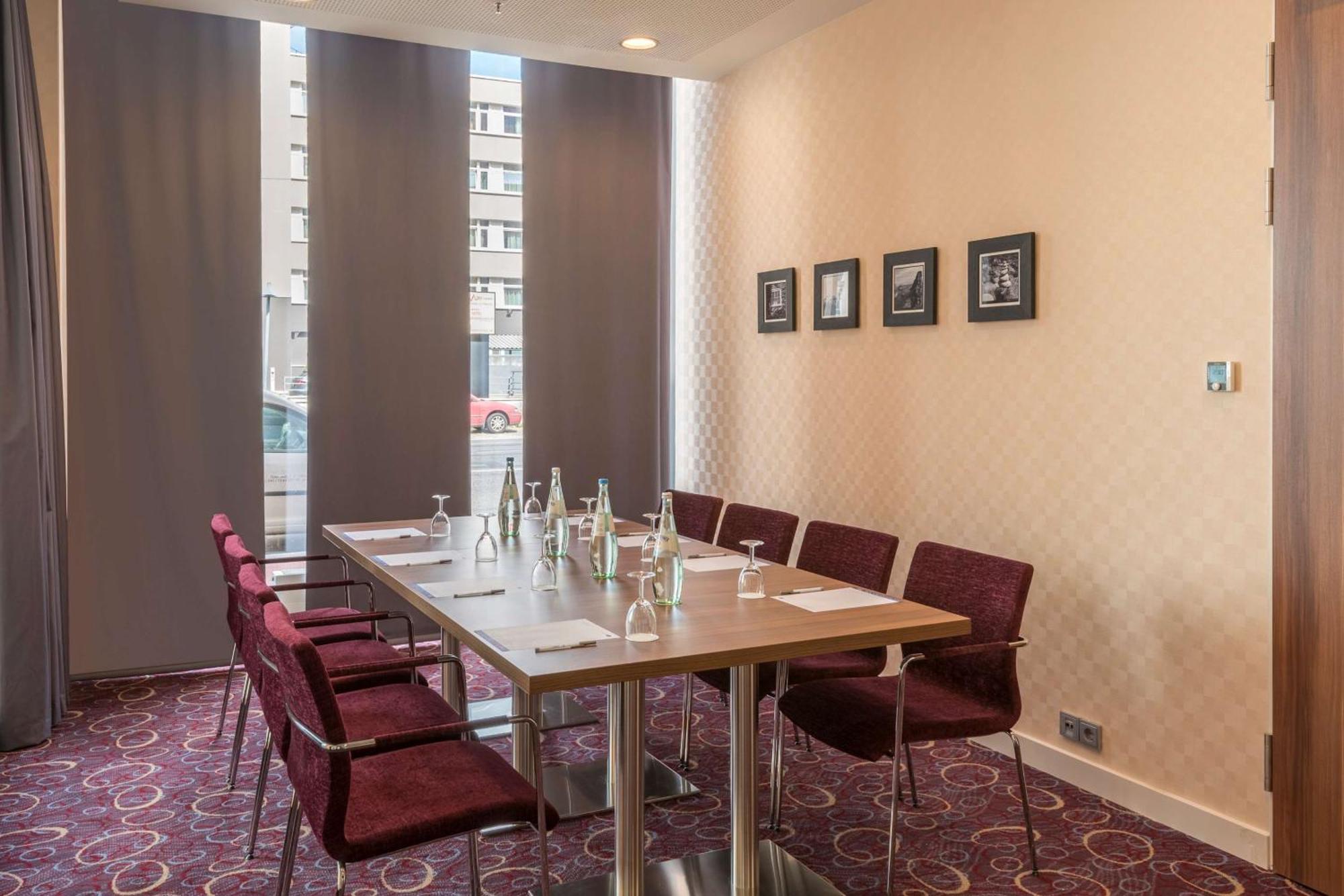 Hampton By Hilton Centre 3*