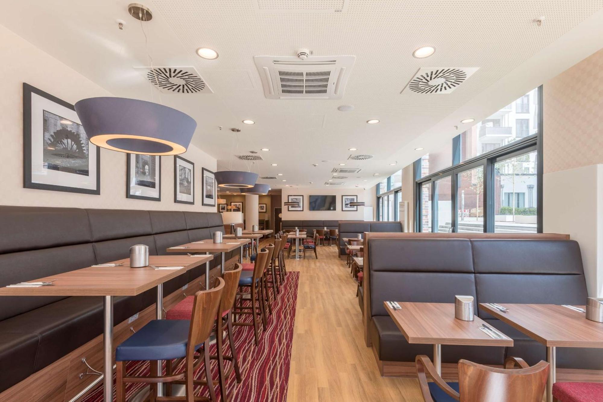 Hotel Hampton By Hilton Centre