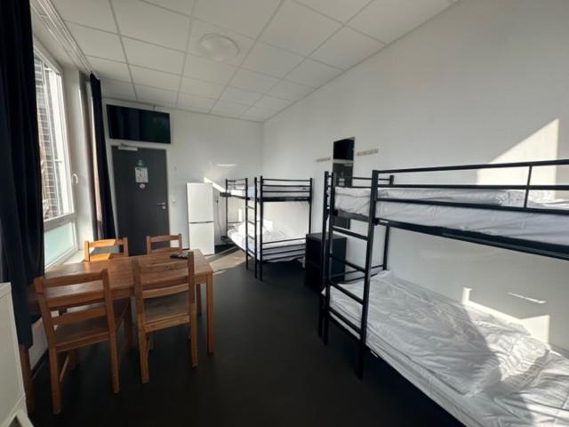 Hostel Arena *