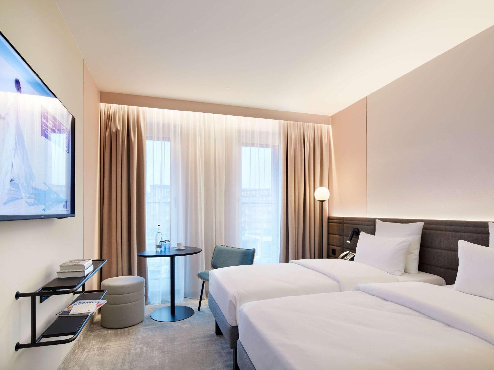 Novotel Station *