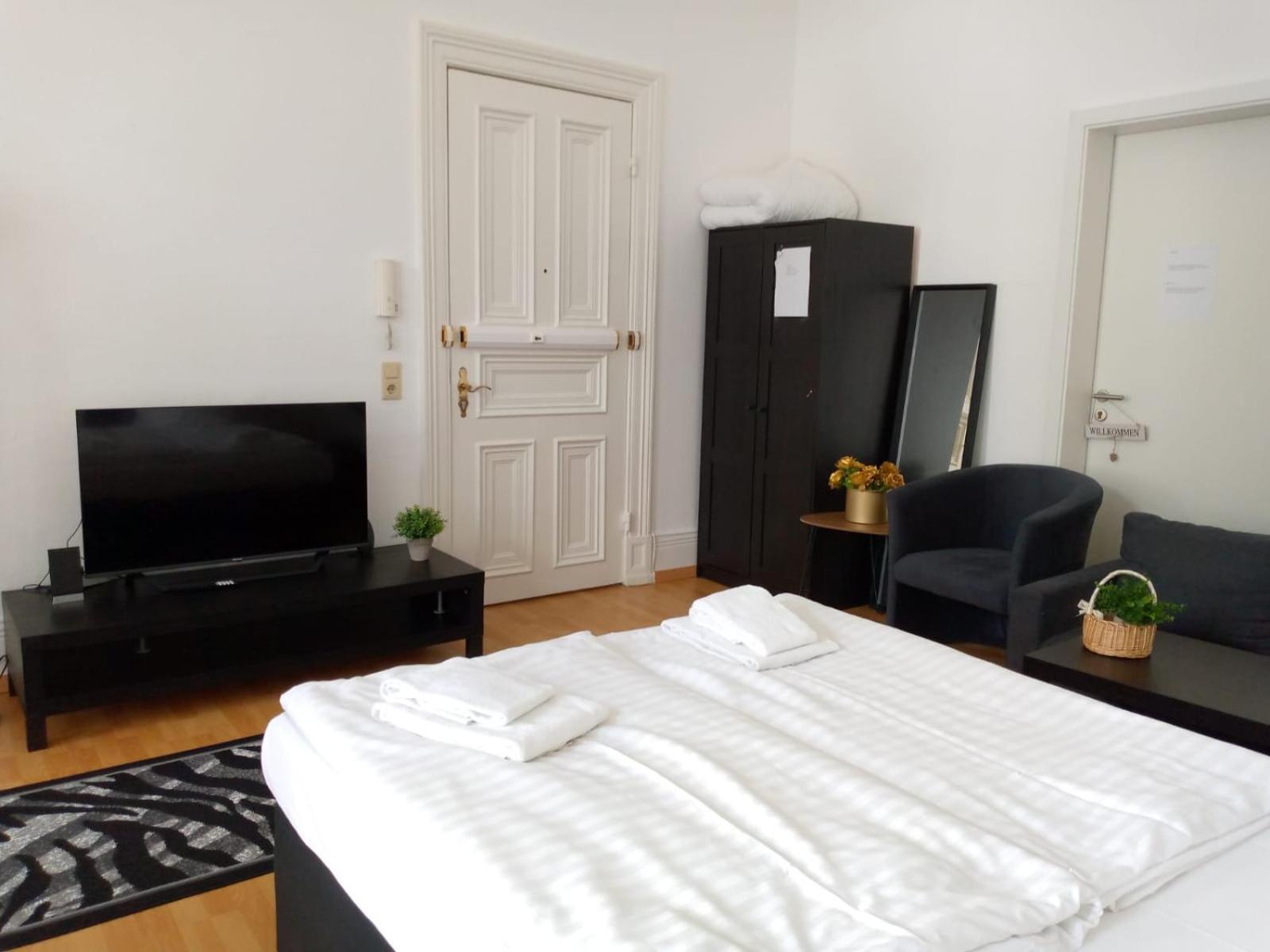 Apartment Center 8