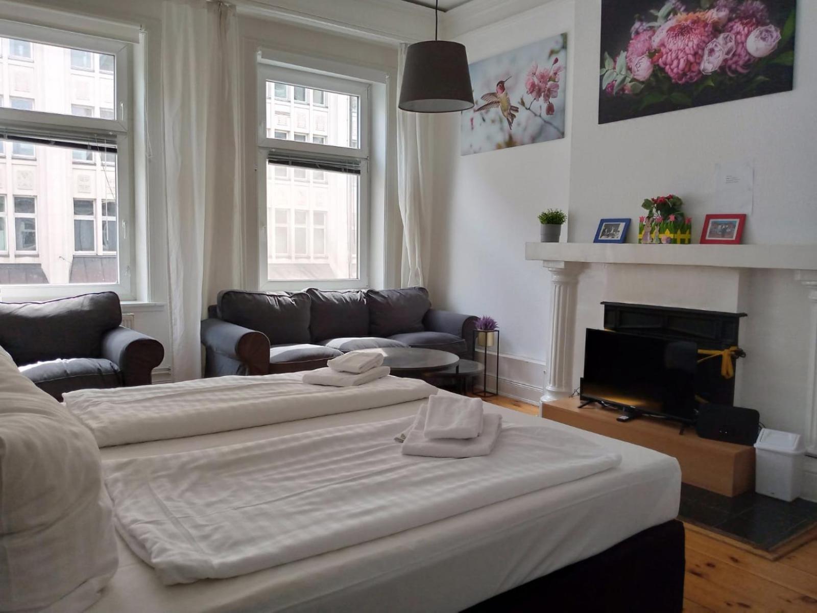 Apartment Center 8
