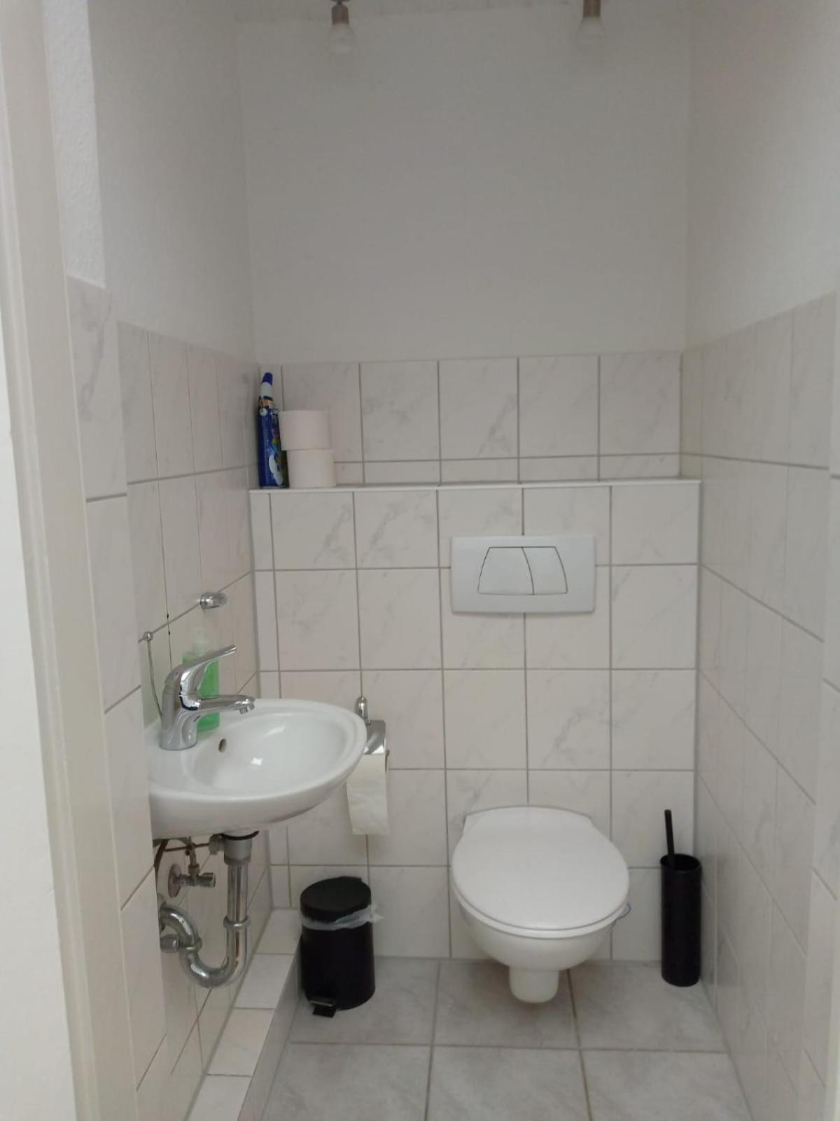 Apartment Center 8 *