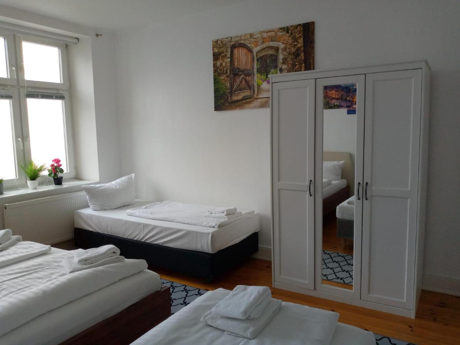 Apartment Center 8 *