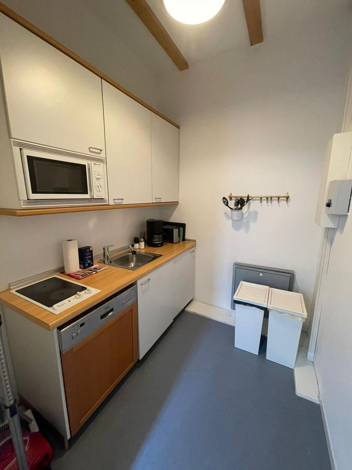 Zentral Gelegenes Premium-apartment Mit Viel Tageslicht Apartment