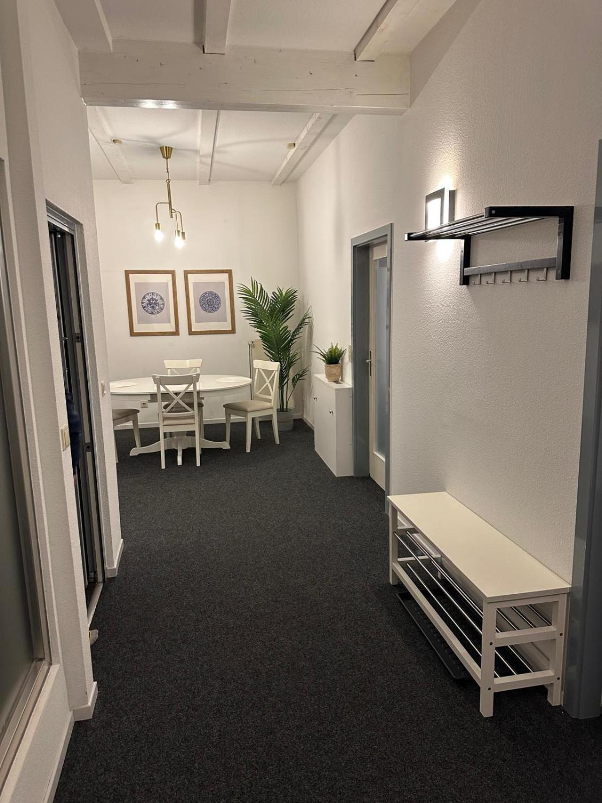Apartment Zentral Gelegenes Premium-apartment Mit Viel Tageslicht *