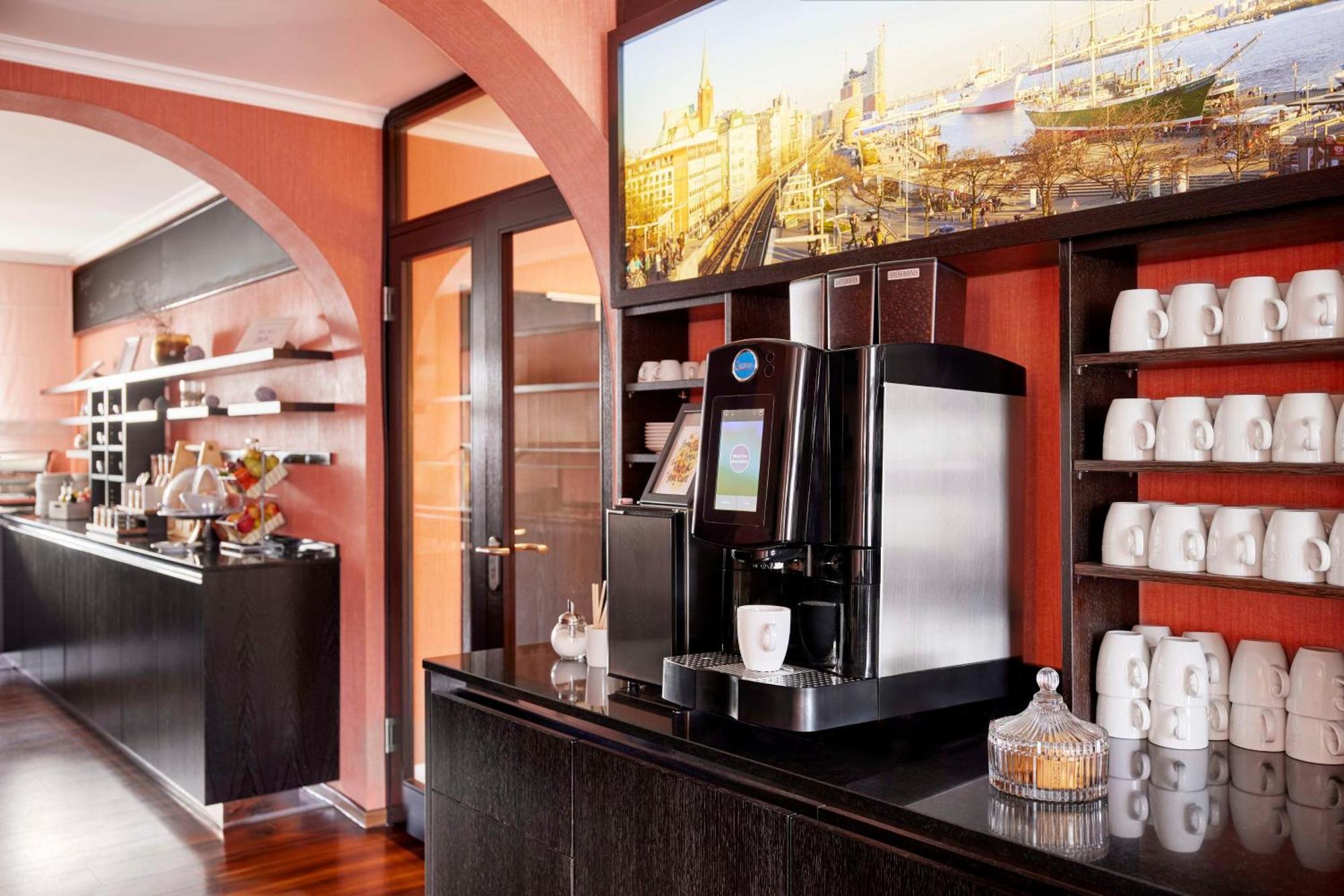 Western Raphael Altona Hotel 3*