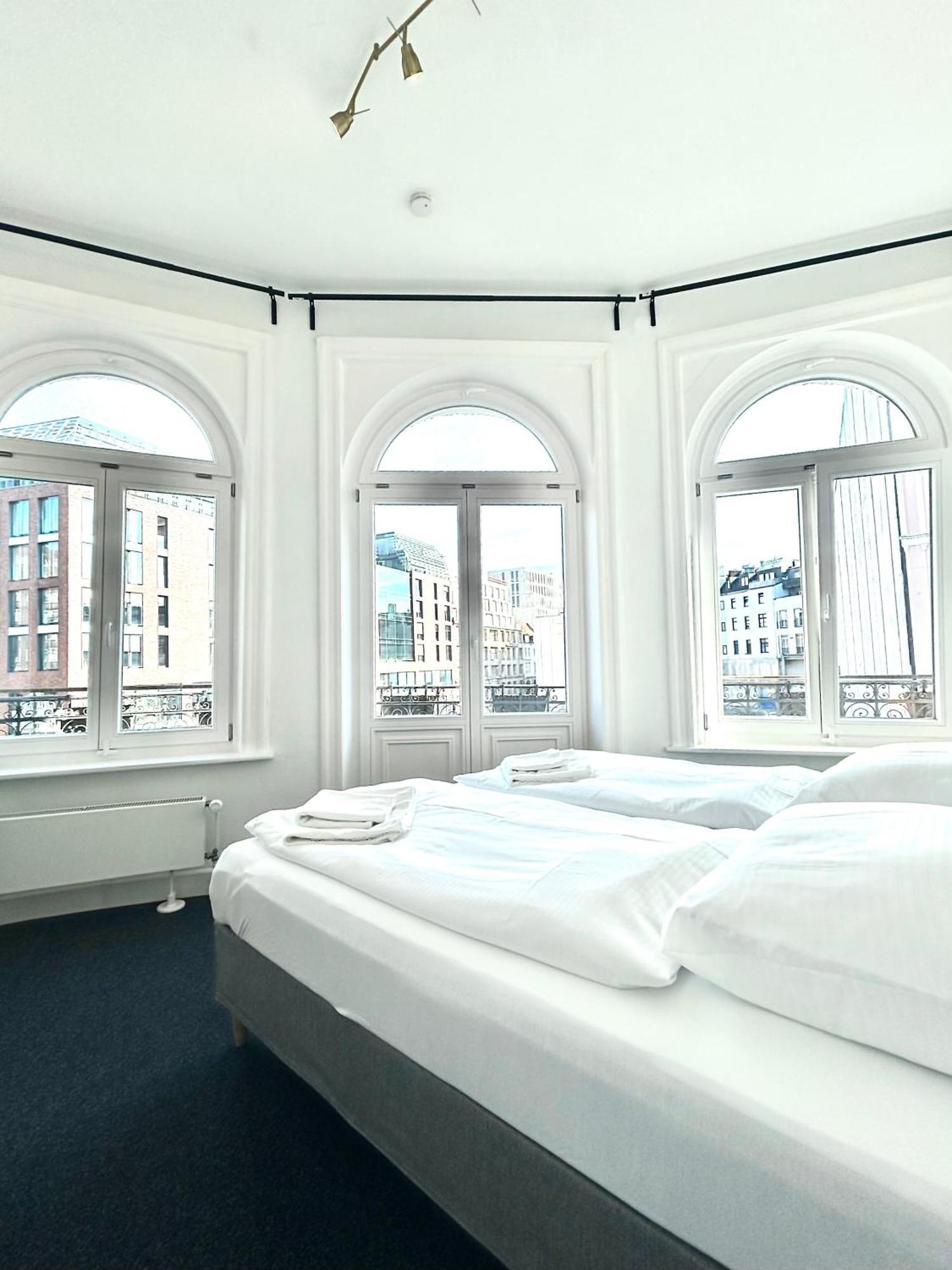 For Up To 10 Guests Apartment