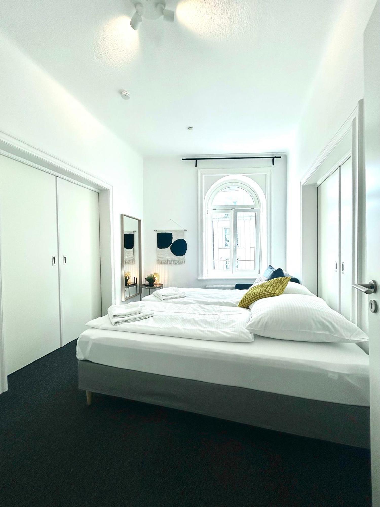 For Up To 10 Guests Apartment *