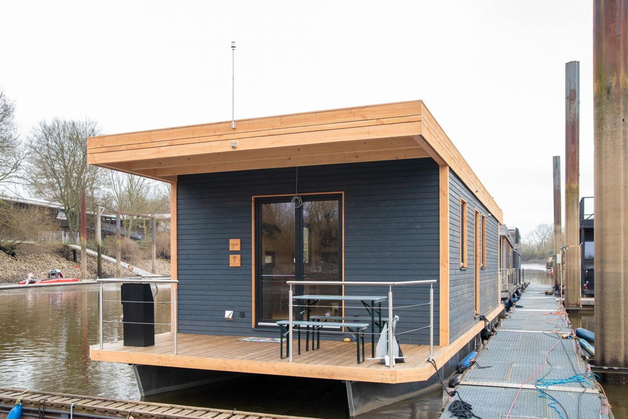 Komfort-hausboot Diva Mit Kamin Hamburg