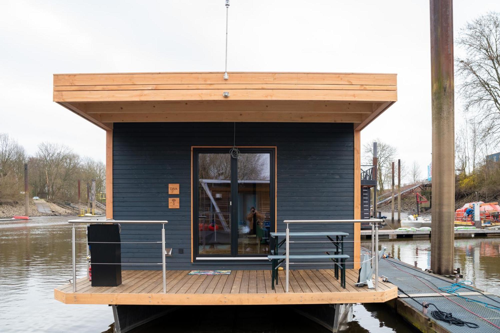 Komfort-hausboot Diva Mit Kamin Hamburg