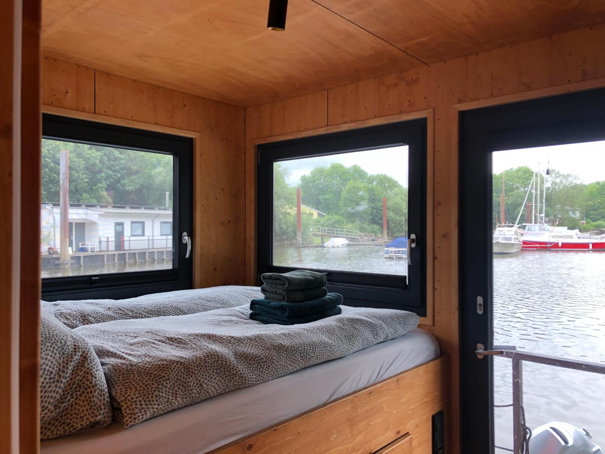 Tiny-hausboot Likedeeler Mit Dachterasse Und Kamin Hamburg