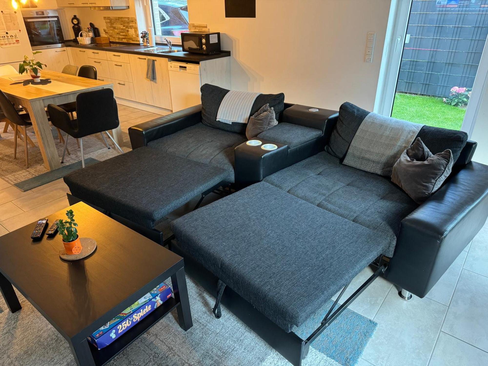 Apartment Neubau, Moderne Haushälfte In Hamburg
