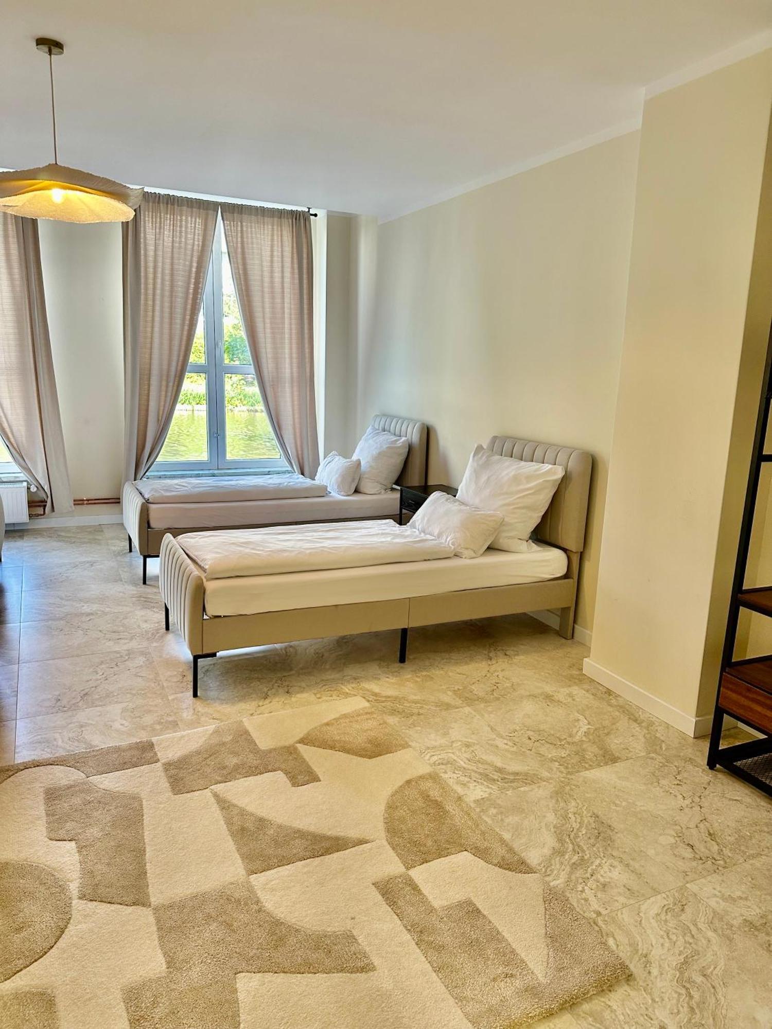 Apartment Sanierte 5 Luxus Standard Auf 350qm *