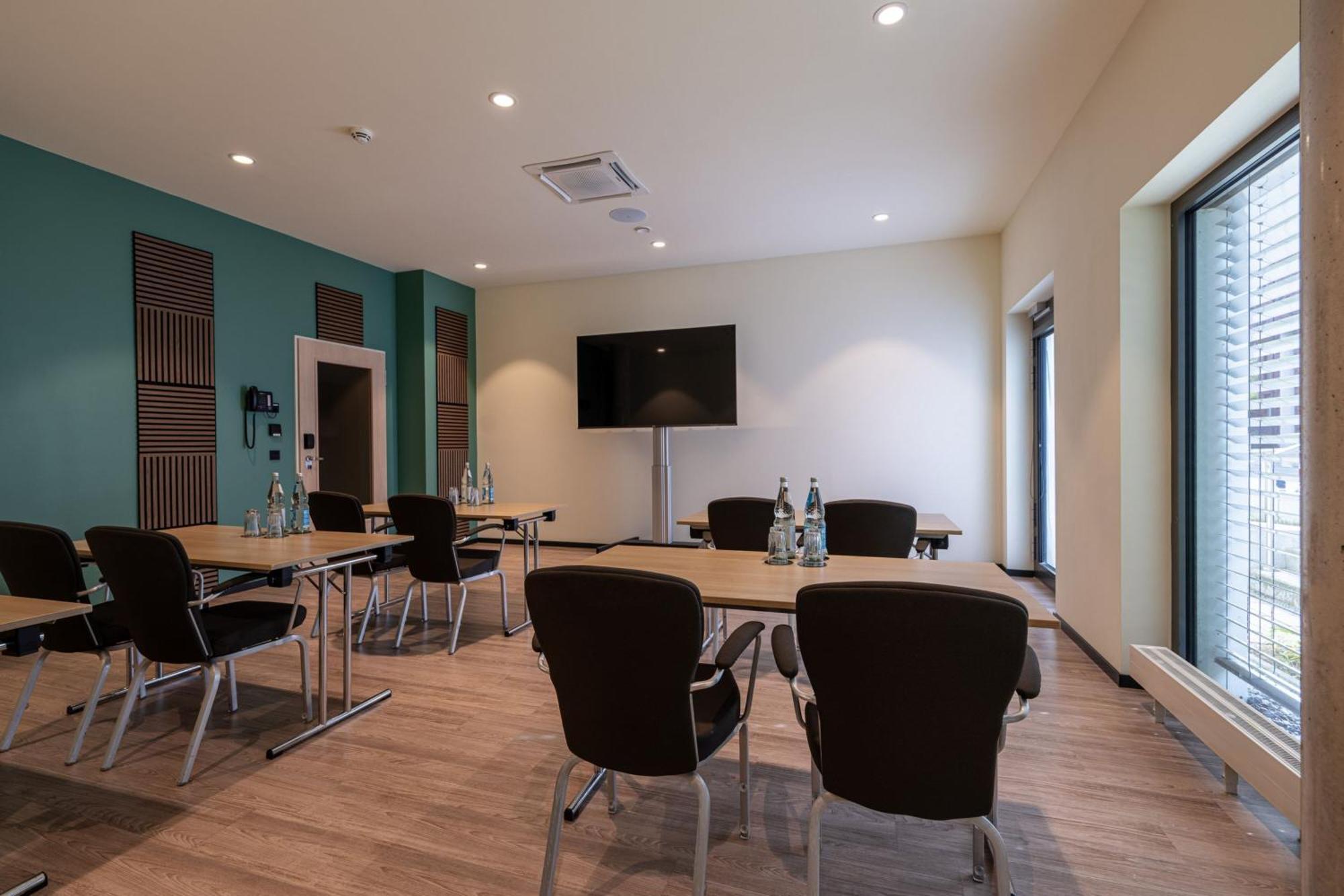 By Marriott Altona Hotel 4*