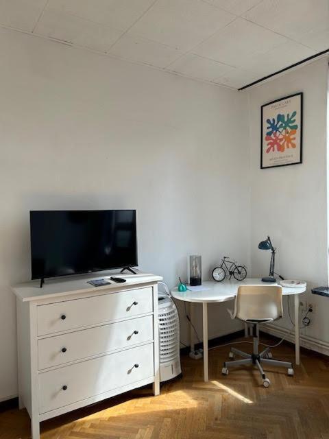 Stylish In The Heart Of Apartment Hamburg