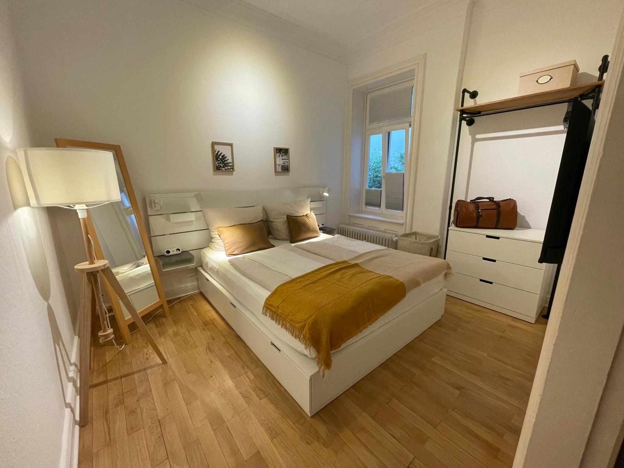 Apartment He12 *