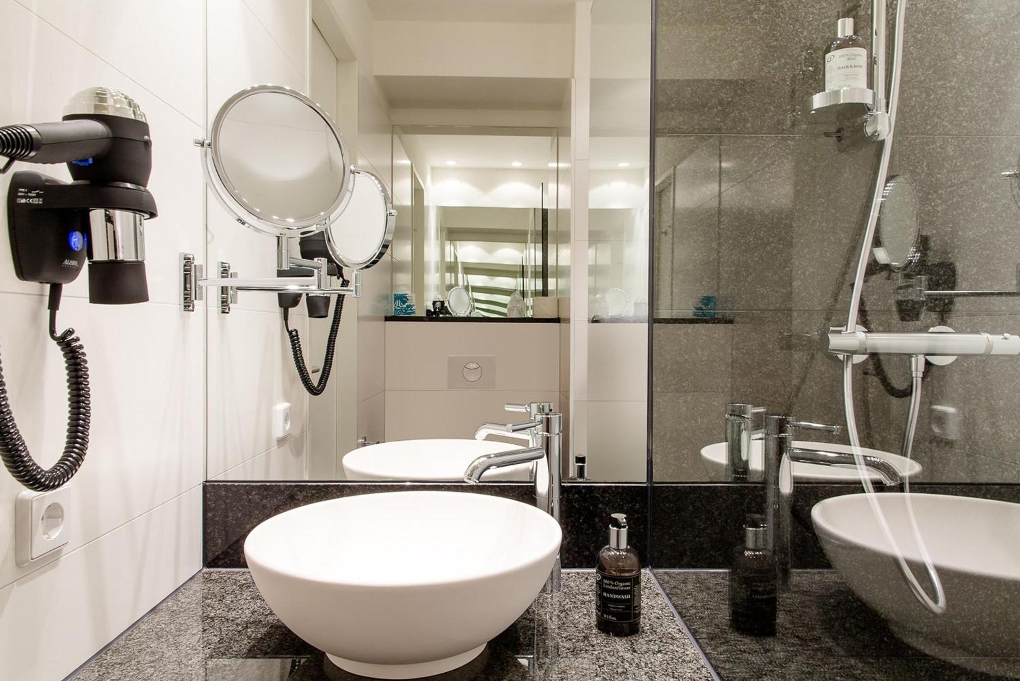 One Hamburg-altona Hotel