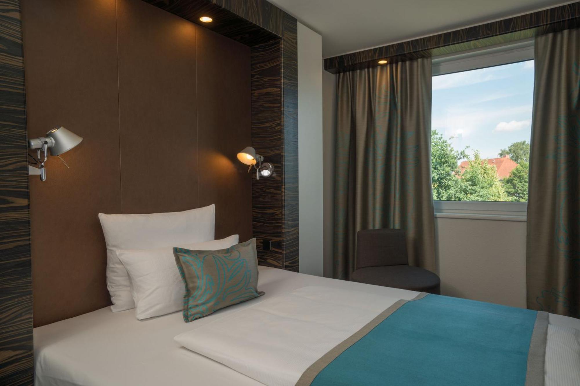 Hotel One Airport 3*