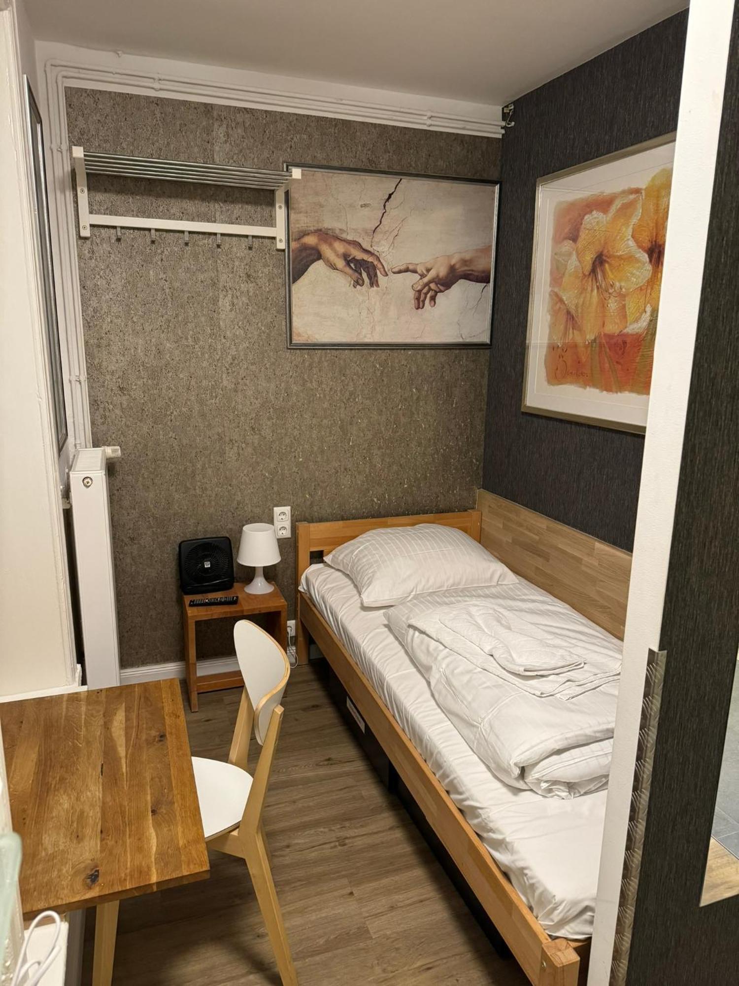 Pauli Hostel *