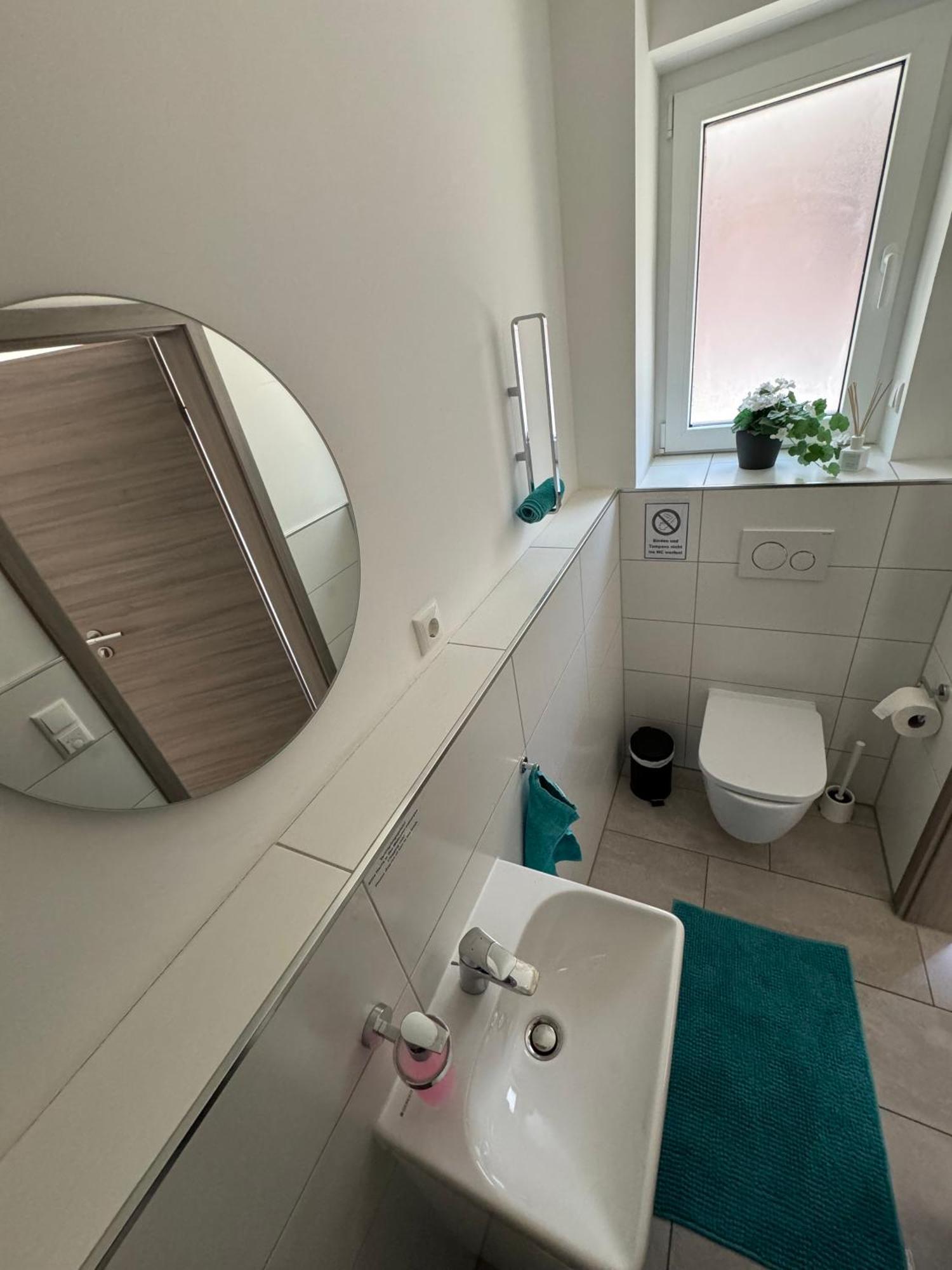 Apartment Neubau, Moderne Haushälfte In *