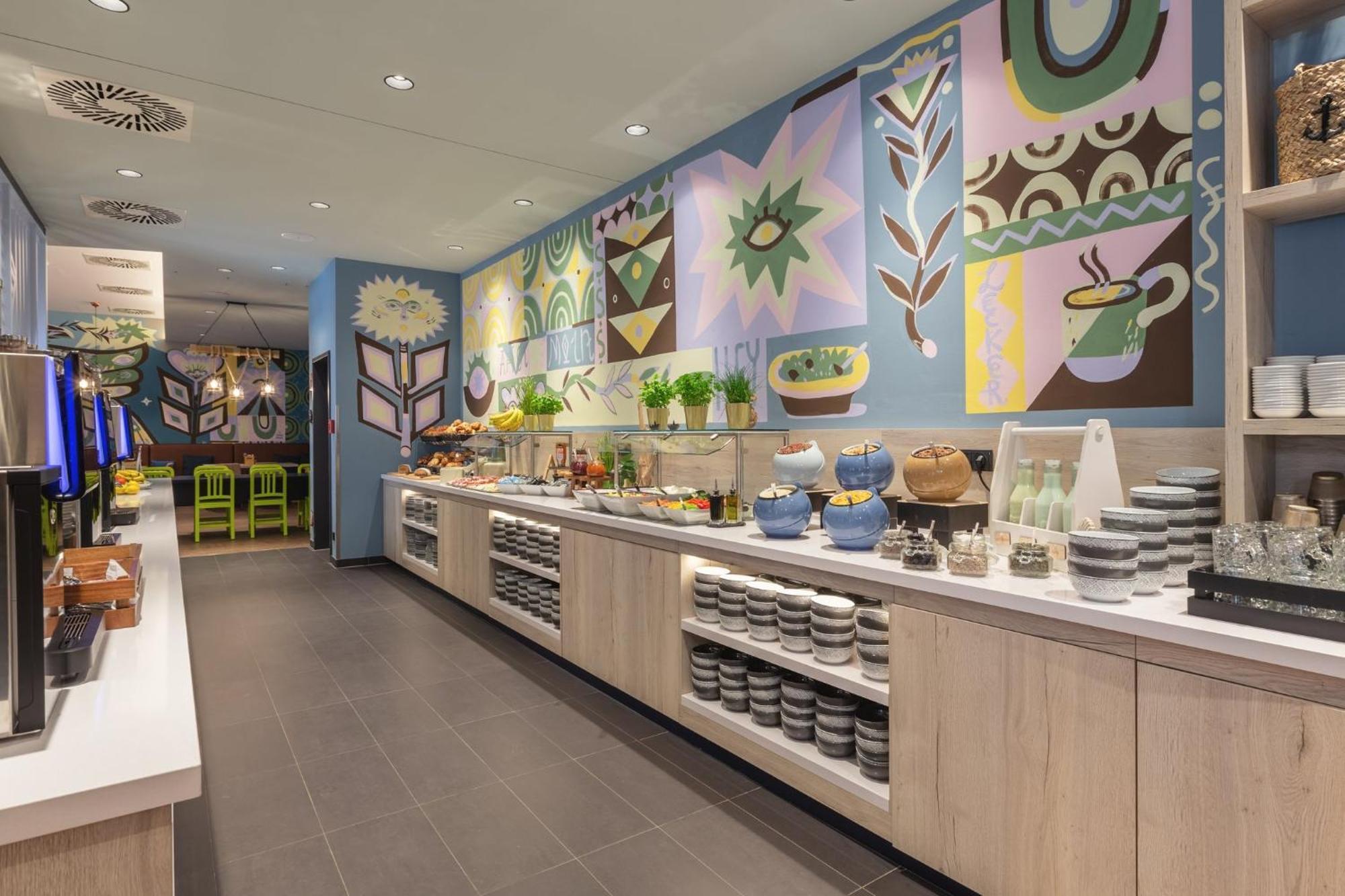 - The Niu, Yen By Ihg Hotel Hamburg