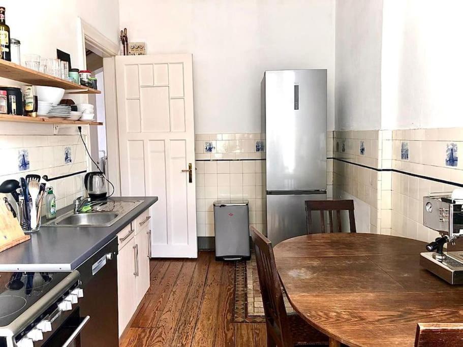 100 Qm Altbau-wohnung Mitten Im Zentrum Apartment Hamburg