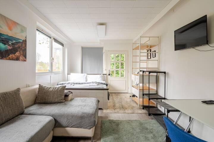 Tiny House In Naehe Apartment *
