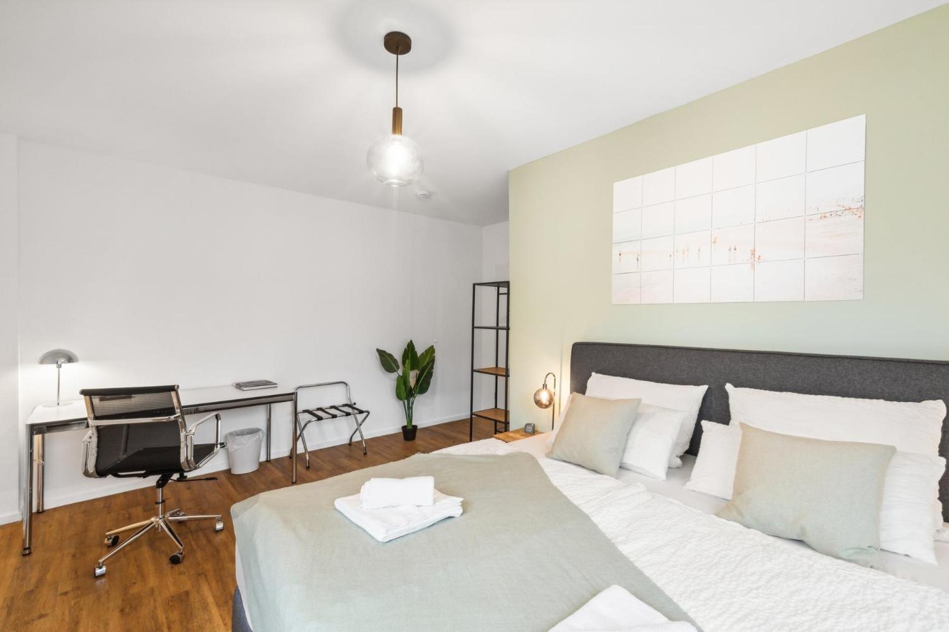 Business Kranich: 3 Zimmer, Infrastrukturlage Hh Langenhorn, Naehe Airport Hamburg-Harburg