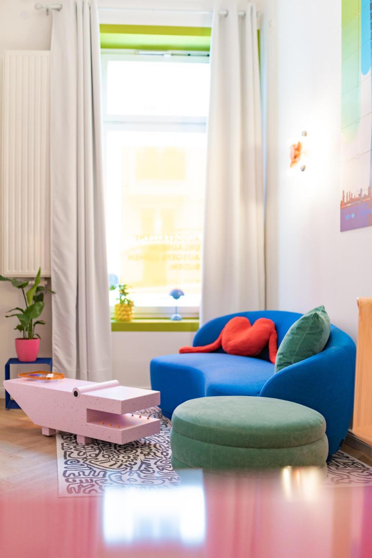 Aparthotel Retropop Design , Designerzimmer Fuer Je 2 Personen, Lage, Wifi *