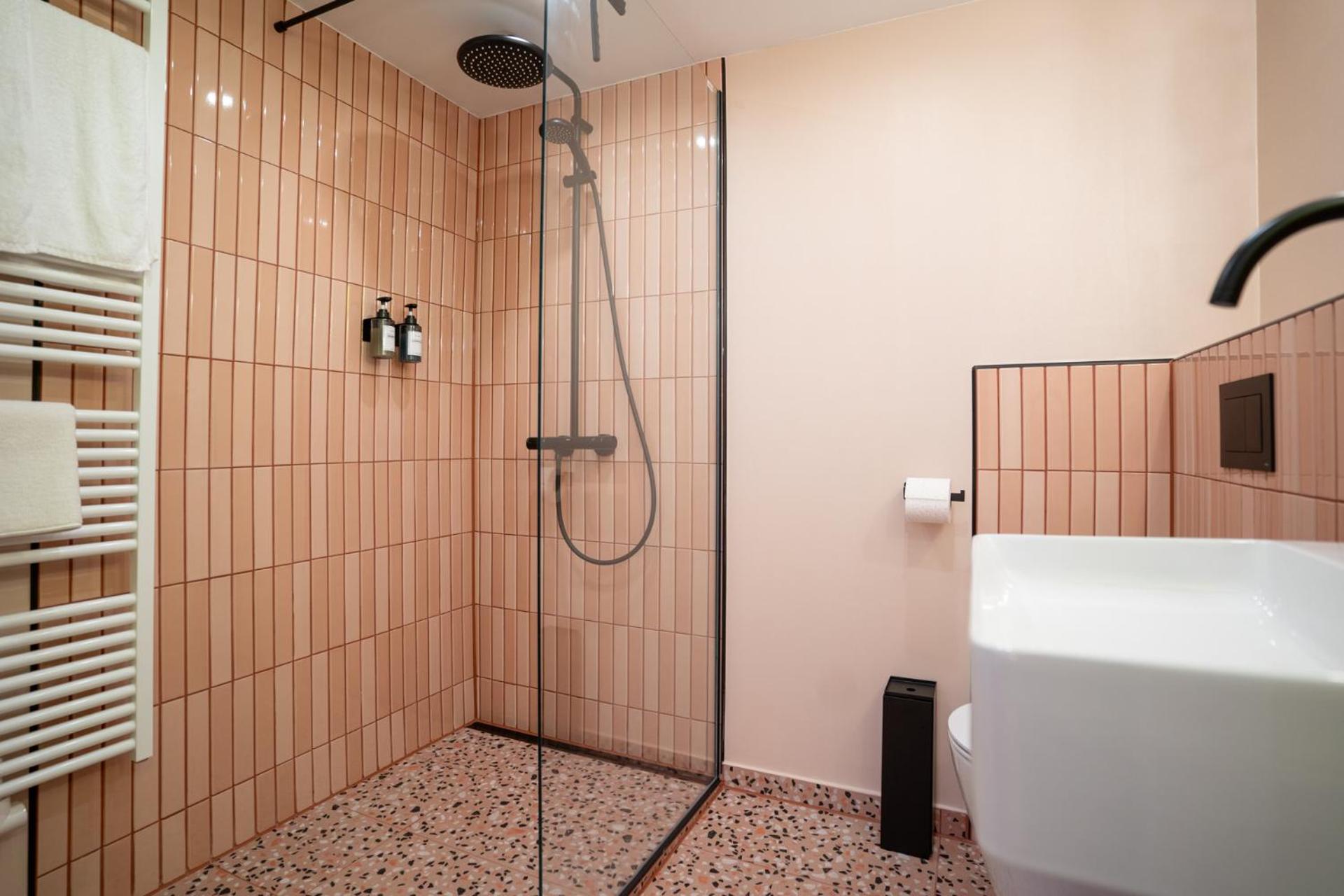 Retropop Design , Designerzimmer Fuer Je 2 Personen, Lage, Wifi Aparthotel Hamburg-Harburg