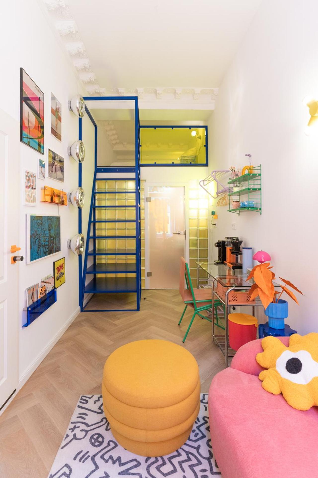 Retropop Design , Designerzimmer Fuer Je 2 Personen, Lage, Wifi Aparthotel *