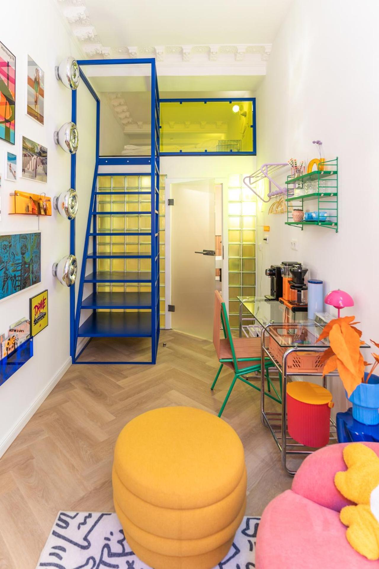 Retropop Design , Designerzimmer Fuer Je 2 Personen, Lage, Wifi Aparthotel
