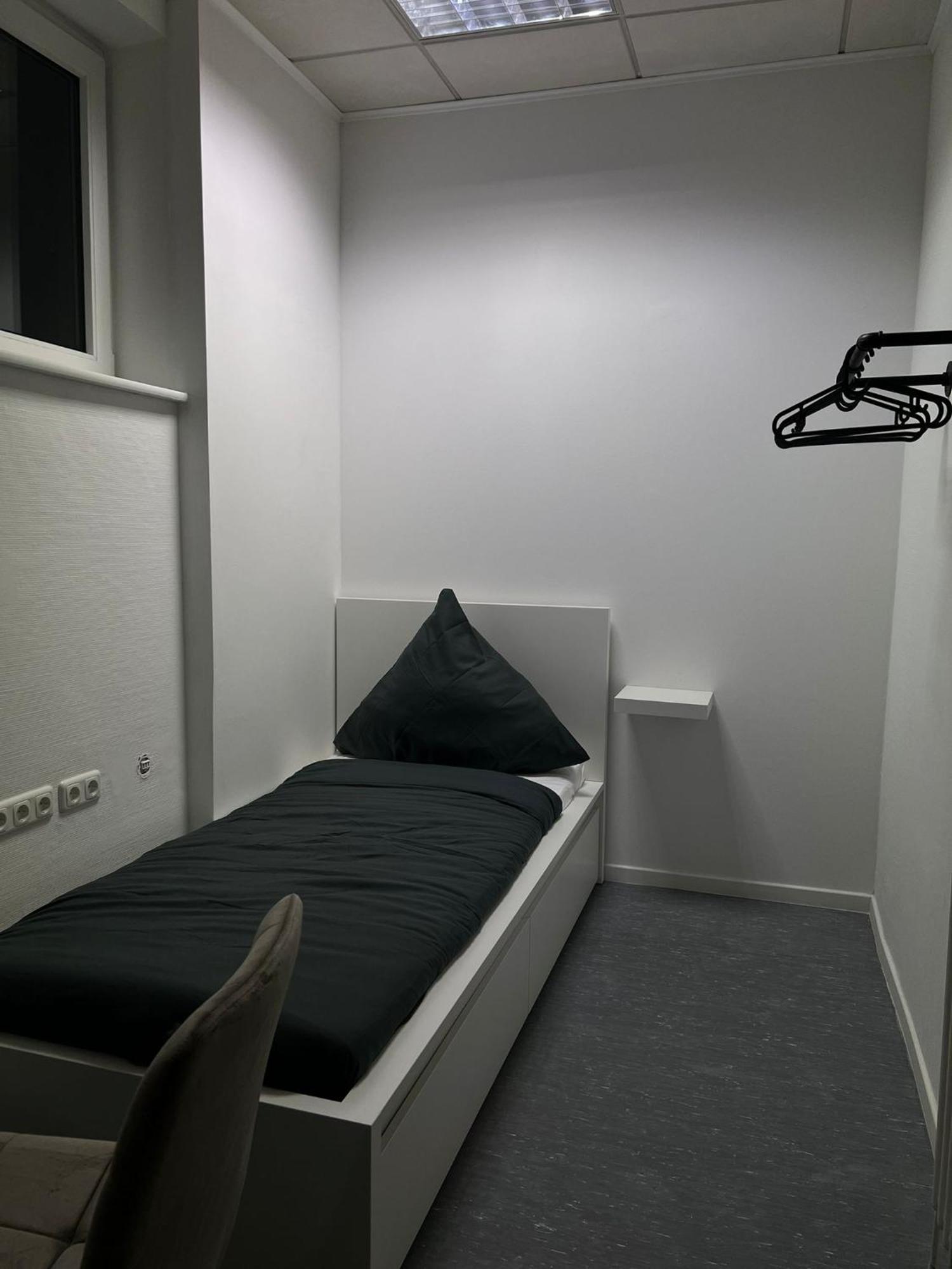 Hh Hostel *