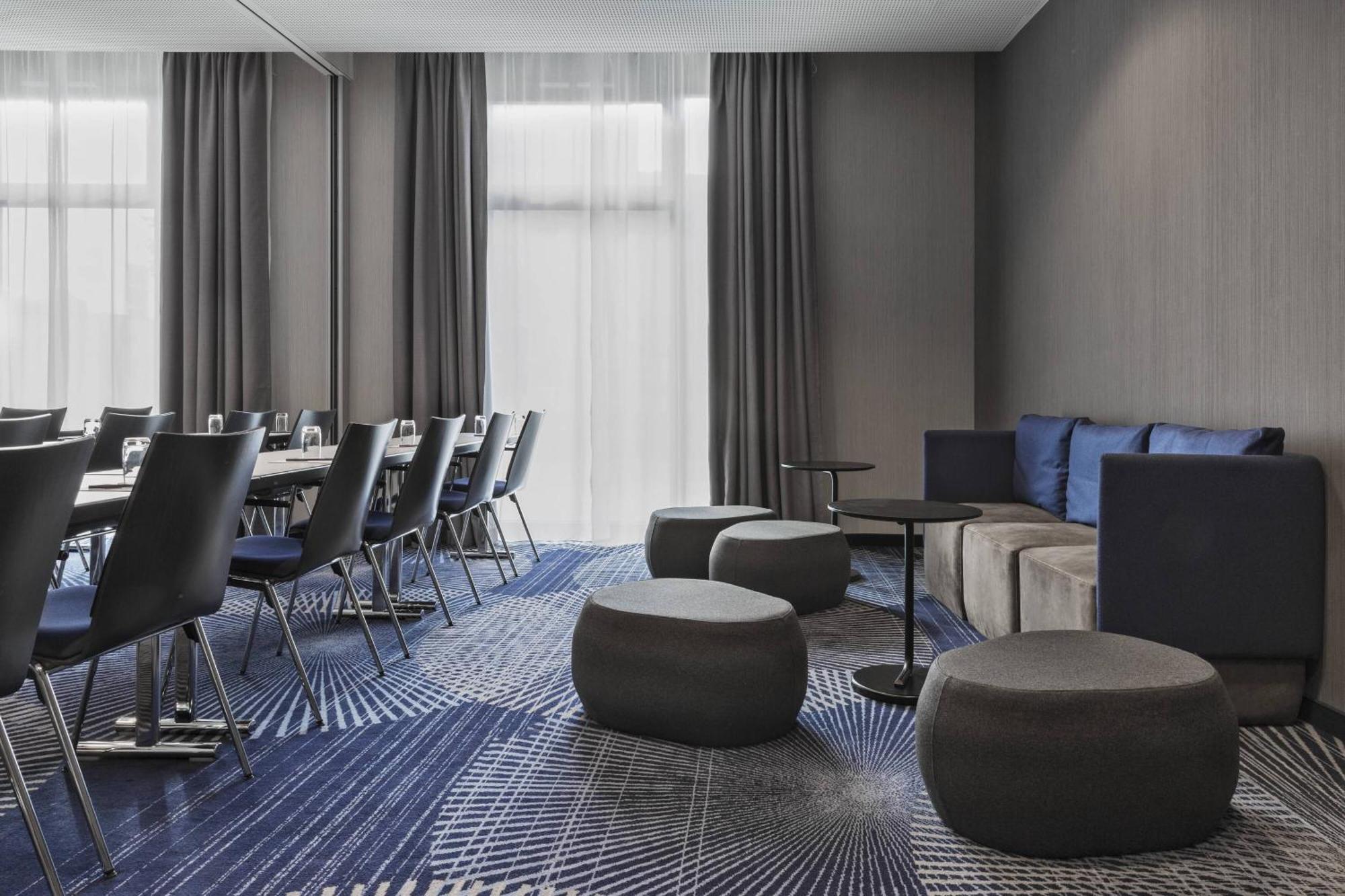Courtyard By Marriott Hotel